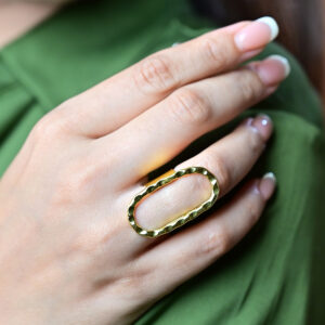 Hammered oval ring