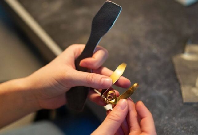 Sustainable handcrafted jewelry made by Indian artisans – Sanddook